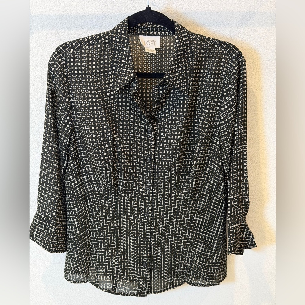 Ann Taylor LOFT Black & Ivory Geo Print Button Blouse Size 10 - Picture 1 of 5